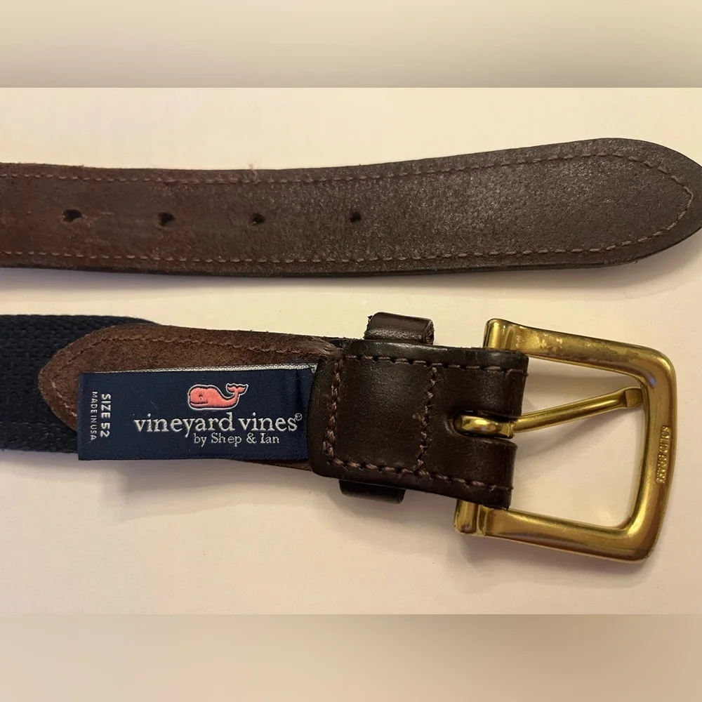 Vineyard Vines Men’s American Flag Canvas Solid Brass Buckle Club Leather Belt